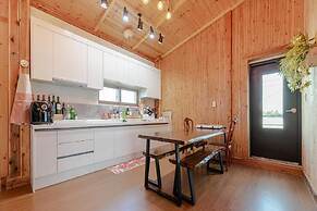 Seogwipo Unyeong Pension