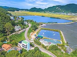 Ganghwa Dondaemoru Pension