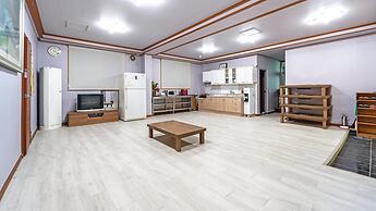 Ganghwa Dondaemoru Pension