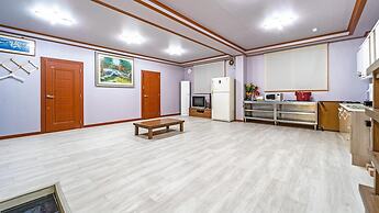 Ganghwa Dondaemoru Pension