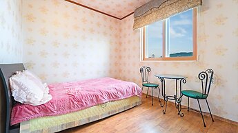 Ganghwa Dondaemoru Pension