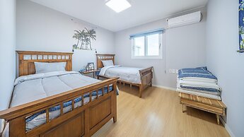 Jeju Jongdalrifeel House