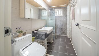 Jeju Jongdalrifeel House