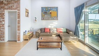Jeju Jongdalrifeel House