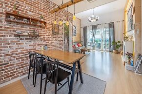 Jeju Jongdalrifeel House