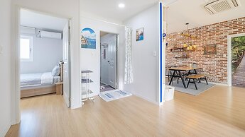 Jeju Jongdalrifeel House