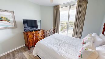 Silver Beach 506 is a gorgeous Gulf Front 4 BR with free beach service