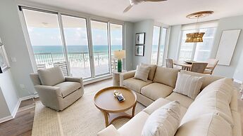 Silver Beach 506 is a gorgeous Gulf Front 4 BR with free beach service