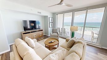 Silver Beach 506 is a gorgeous Gulf Front 4 BR with free beach service