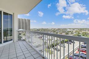 Silver Beach 506 is a gorgeous Gulf Front 4 BR with free beach service