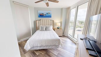 Silver Beach 506 is a gorgeous Gulf Front 4 BR with free beach service