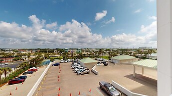 Silver Beach 506 is a gorgeous Gulf Front 4 BR with free beach service