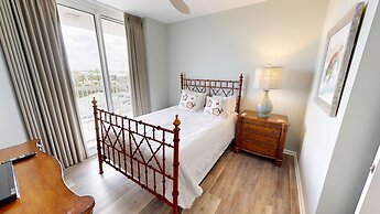 Silver Beach 506 is a gorgeous Gulf Front 4 BR with free beach service