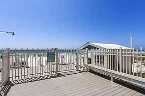 Silver Beach 506 is a gorgeous Gulf Front 4 BR with free beach service