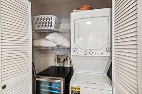 IR 518 is a Stunning 2 BR that has amazing Sunset views - sleeps 10 by