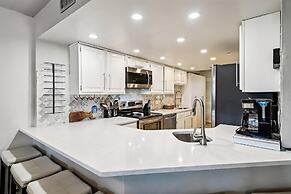 IR 518 is a Stunning 2 BR that has amazing Sunset views - sleeps 10 by