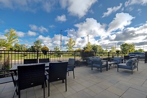 Holiday Inn Express And Suites Detroit Dearborn by IHG