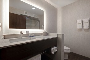 Holiday Inn Express And Suites Detroit Dearborn by IHG