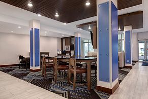 Holiday Inn Express And Suites Detroit Dearborn by IHG