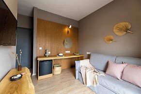 Skiathos Theros Philian Collection