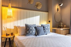 Skiathos Theros Philian Collection