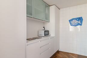 Red House close to Accademia Bridge