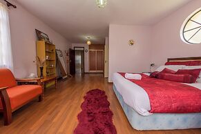 Takdiri Homes Plush 3BR Appartment