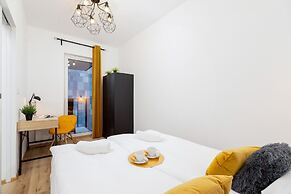 Movie Jacuzzi Apartment by Renters