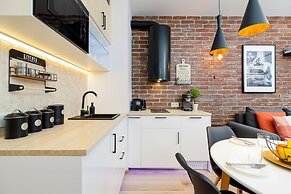 Movie Jacuzzi Apartment by Renters