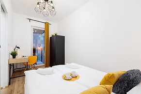 Movie Jacuzzi Apartment by Renters