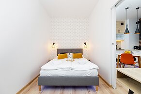 Movie Jacuzzi Apartment by Renters