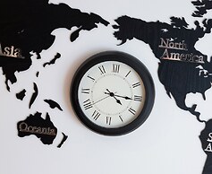 Movie Jacuzzi Apartment by Renters