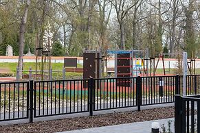 Movie Jacuzzi Apartment by Renters