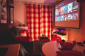 Movie Jacuzzi Apartment by Renters