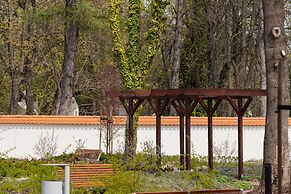 Movie Jacuzzi Apartment by Renters