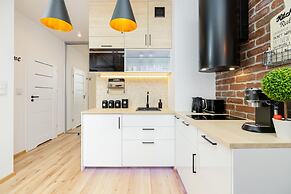 Movie Jacuzzi Apartment by Renters