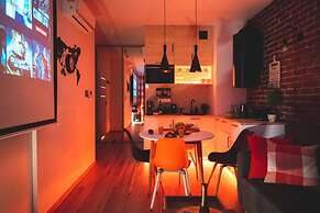 Movie Jacuzzi Apartment by Renters