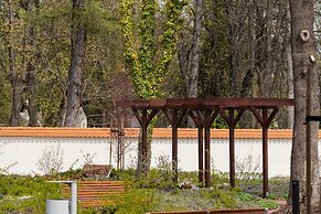 Movie Jacuzzi Apartment by Renters