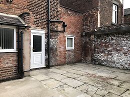 Modern Comfy 2-bedroom Flat in St Helens