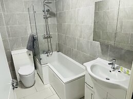 Jungle Themed 2-bed Apartment