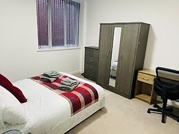 Jungle Themed 2-bed Apartment