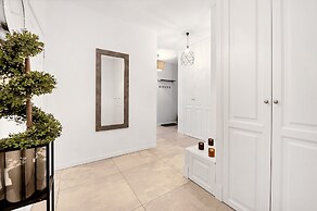 Lumina 4-room apartment in Center