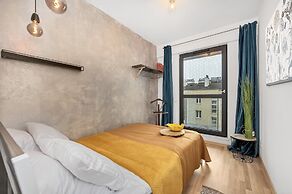 Lumina 4-room apartment in Center