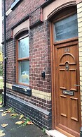 Central Wigan Welcoming Townhouse Sleeps up to 6
