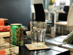 Stylish 3 Bedroom House Only 5 Mins From M6/m58