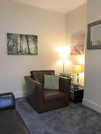 Welcoming Spacious 2-bedroom House in St Helens
