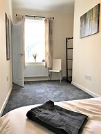Welcoming Spacious 2-bedroom House in St Helens