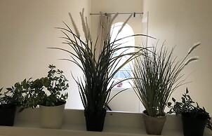 Welcoming Spacious 2-bedroom House in St Helens