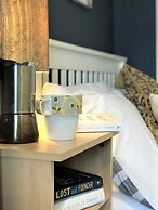 Welcoming Spacious 2-bedroom House in St Helens