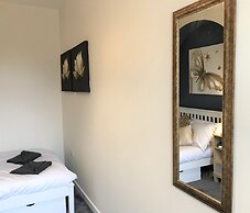 Welcoming Spacious 2-bedroom House in St Helens